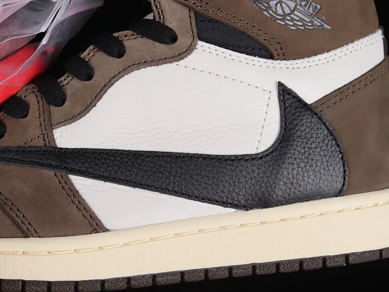 All Categories Air Jordan Jordan Series Basketball Shoes Air Jordan 1 High OG Version Travis Scott x Air Jordan 1 High OG AJ1 Reverse Hook Limited Edition CD4487-100